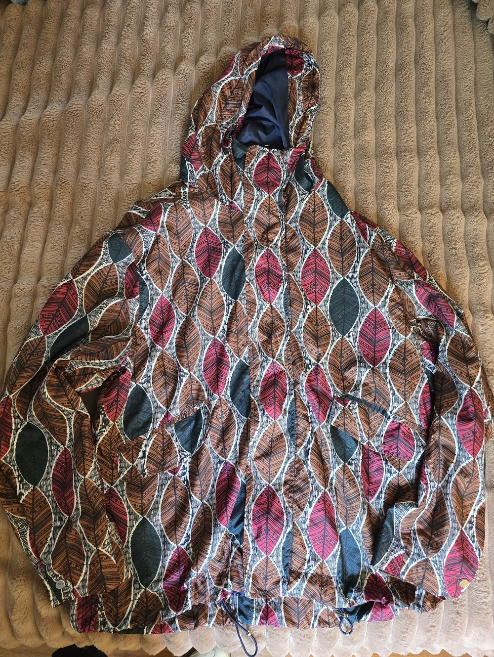 Zara Leaf-Print Hooded Windbreaker Jacket in Brown & Red